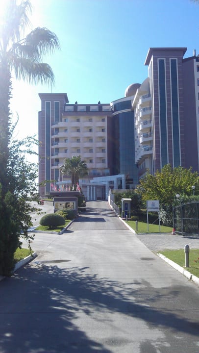 Saturn Palace Einfahrt Saturn Palace Resort Hotel