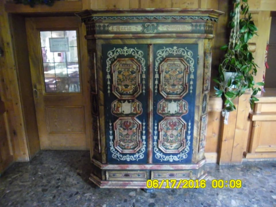Sehr schöner Bauernschrank ! Hotel Klausenhof
