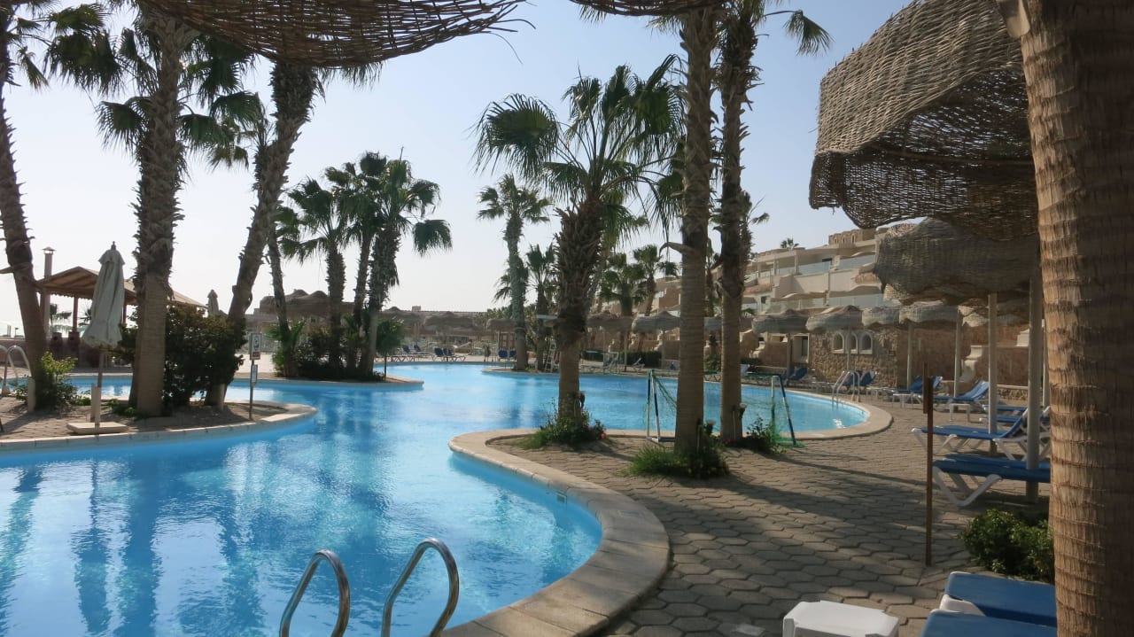 Eine der drei Pools Pickalbatros Citadel Resort