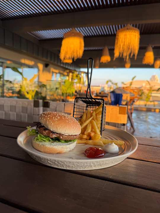 Gastro Jacaranda Luxury Resort