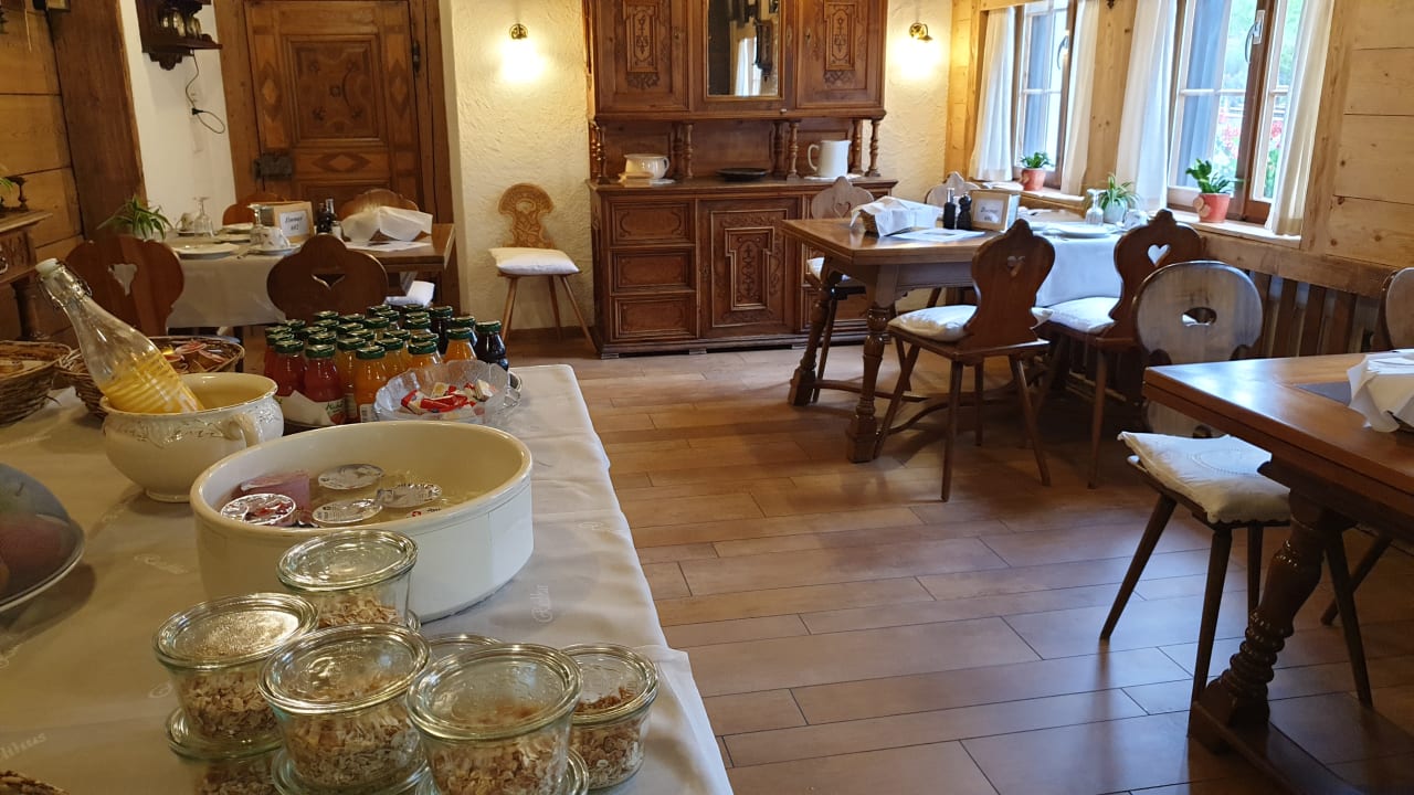 Gastro Waldhotel Doldenhorn & Landgasthof Ruedihus