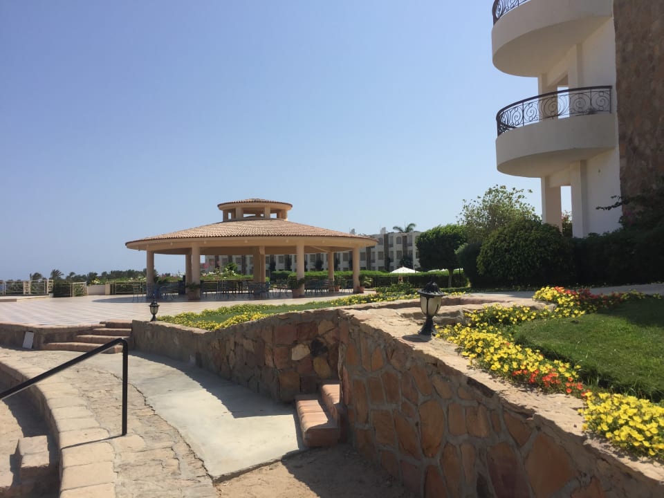 Gastro Brayka Bay Resort