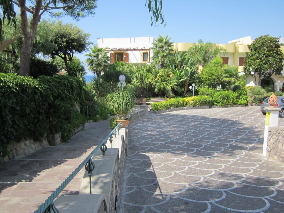 Zufahrt / Zugang zum Hotel  Hotel Tritone Terme & Spa