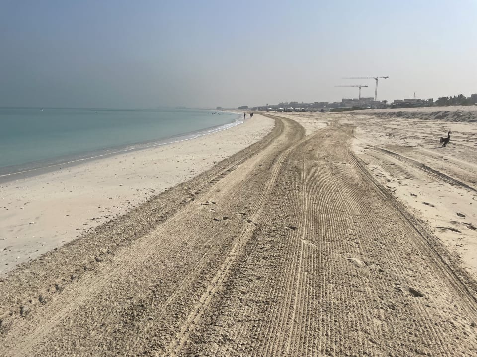 Strand Saadiyat Rotana Resort &  Villas