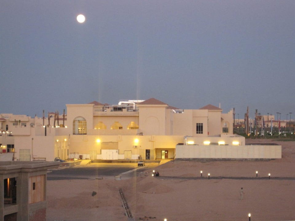 Neben dem Hotel Jaz Makadi Oasis Resort