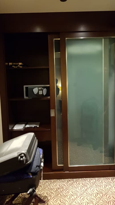 Zimmer Rose Rayhaan by Rotana