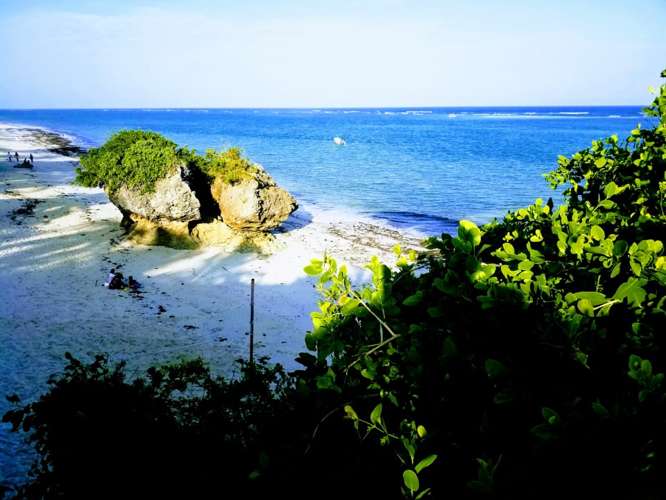 Strand Leopard Beach Resort & Spa