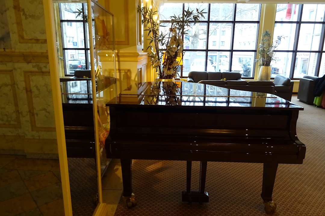 Lobby Maritim Hotel Würzburg