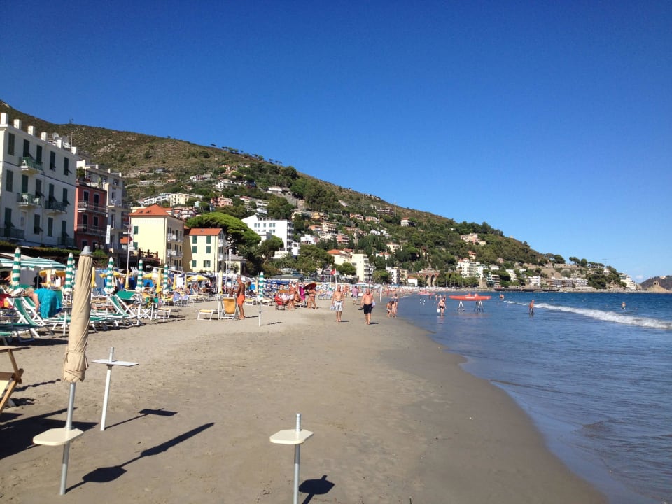 Der absolut gepflegte saubere Strand Hotel Flora Alassio