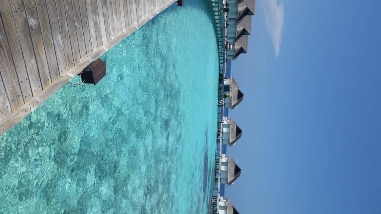 Herrlicher Anblick auf die Deluxe Watervillas Machchafushi Island Resort & Spa Maldives, The Centara Collection