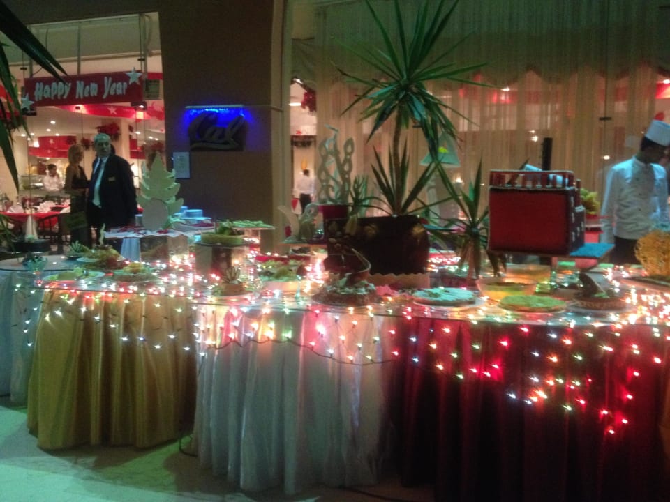 Büffet an Silvester Titanic Beach Spa & Aqua Park