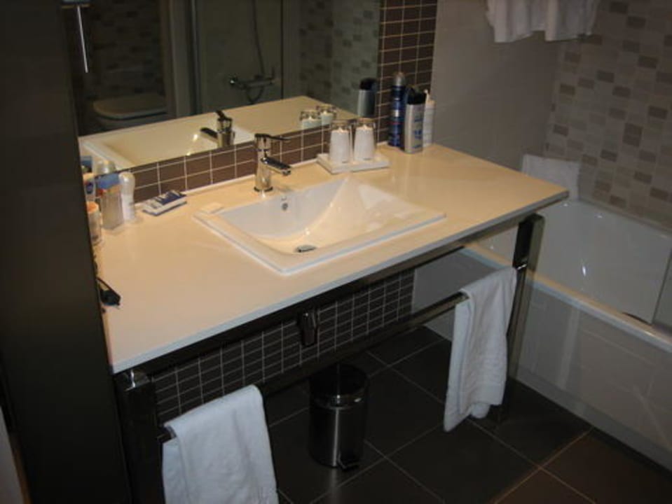 Badezimmer Elba Carlota Beach & Golf Resort