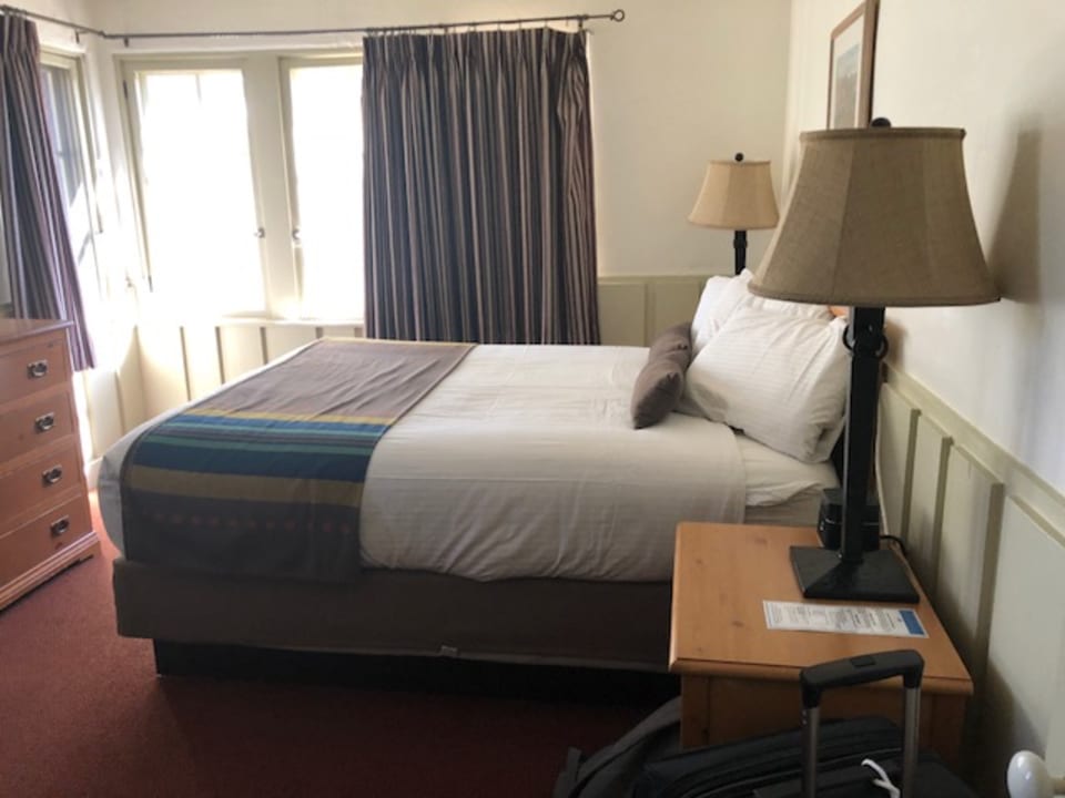 Zimmer Bright Angel Lodge