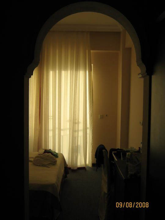 Zimmer vom Eingang aus gesehen Yavuzhan Otel