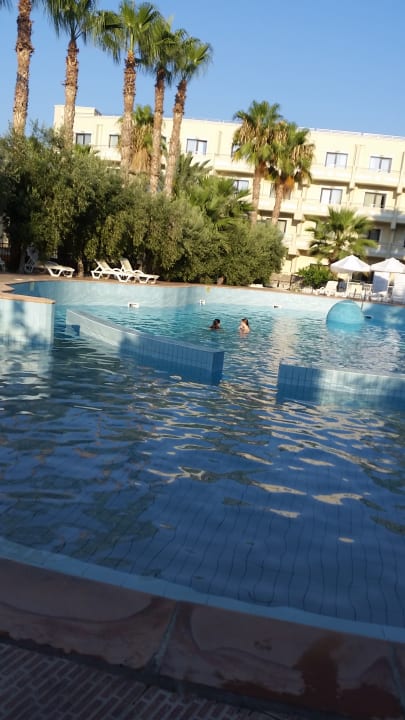 Pool Oscar Resort Hotel