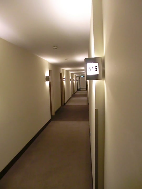 Flur zum Zimmer Lindner Hotel Hamburg Am Michel, part of JdV by Hyatt