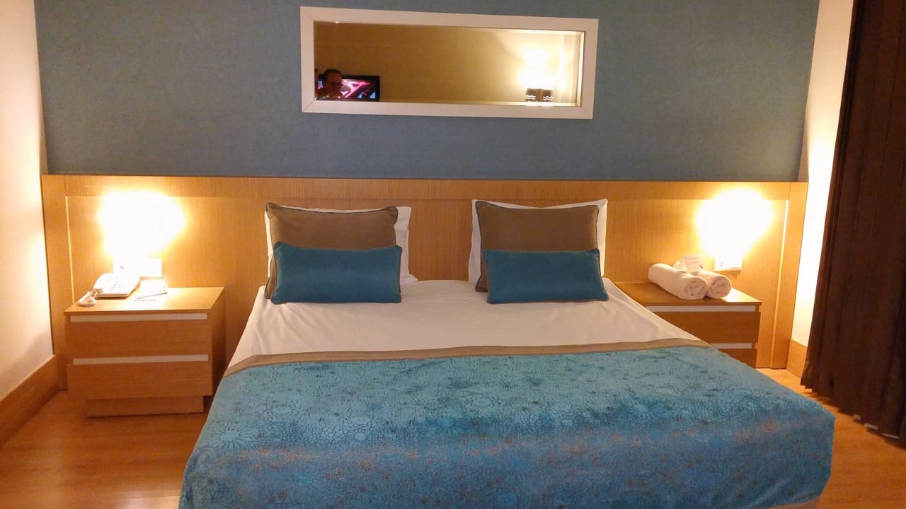 12 Uhr Limak Limra Hotel & Resort