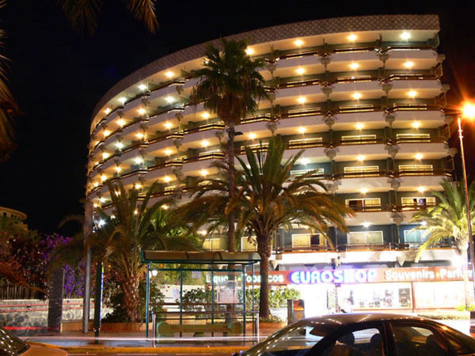 Hotel Escorial bei Nacht Bull Escorial & Spa