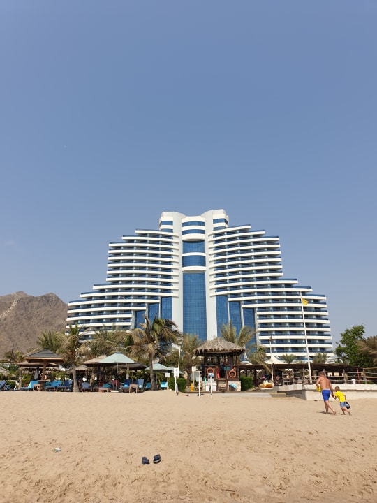 Außenansicht Hotel Le Meridien Al Aqah Beach Resort