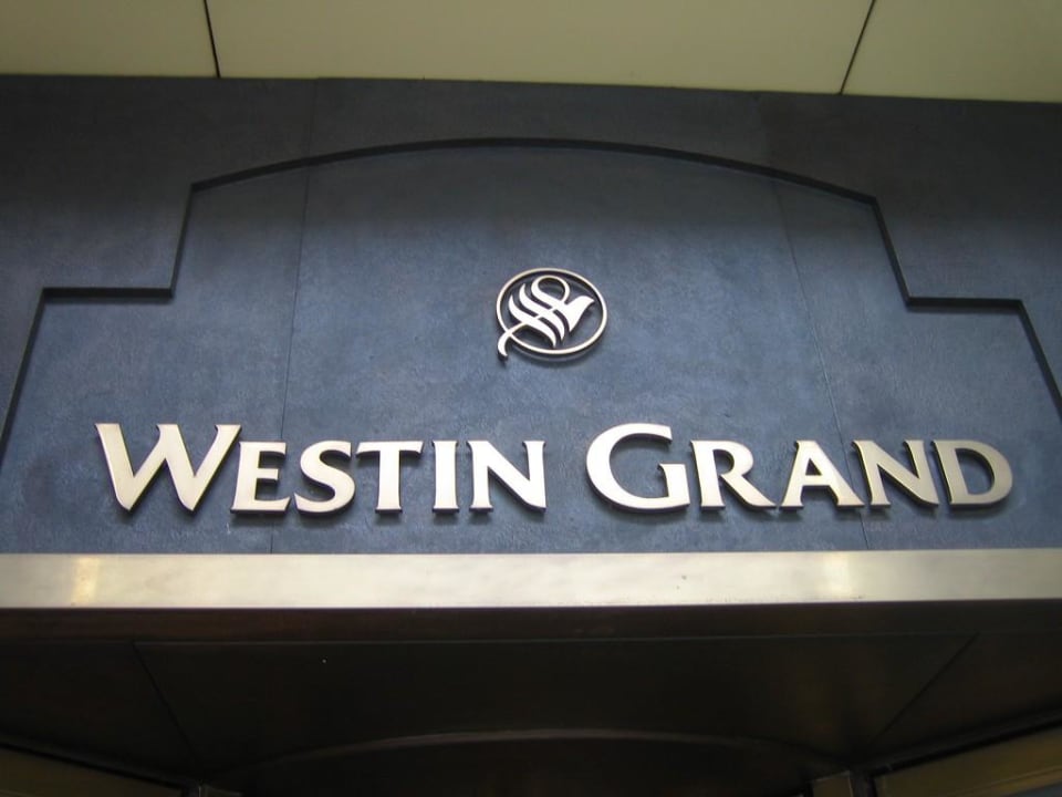 Eingangsschild Hotel The Westin Grand Berlin