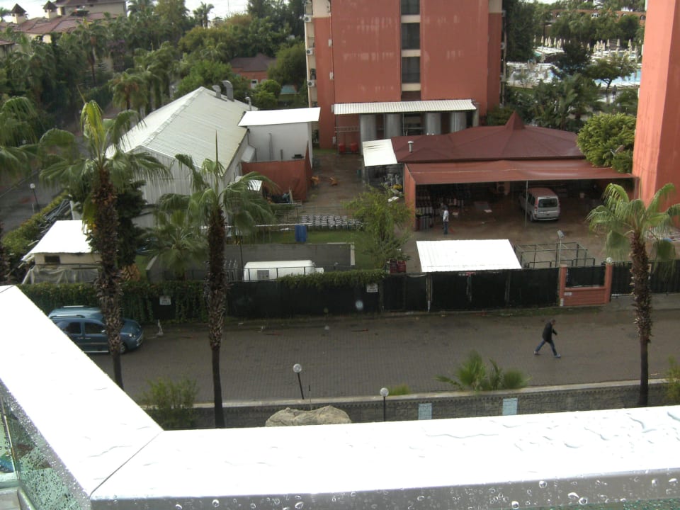 Blick vom zimmer auf hinterhof  Hotel Club Tess