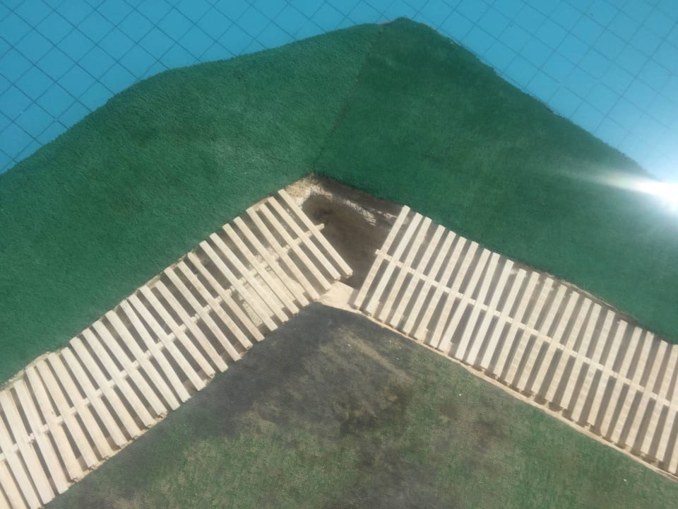 Dreckiger und kaputter Pool Panorama Bungalows Resort El Gouna