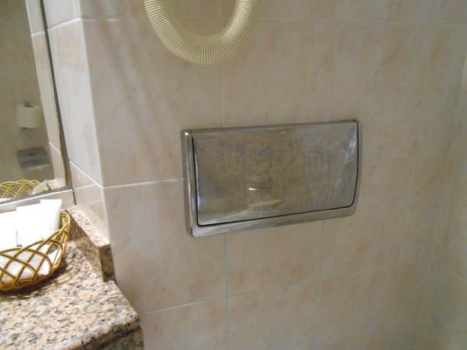 Zimmer Belair Beach Hotel