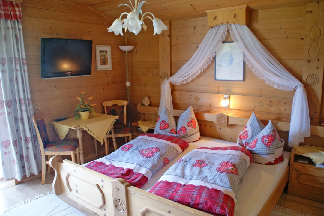 Gemütliches Lavendelzimmer Gästehaus Neumayer