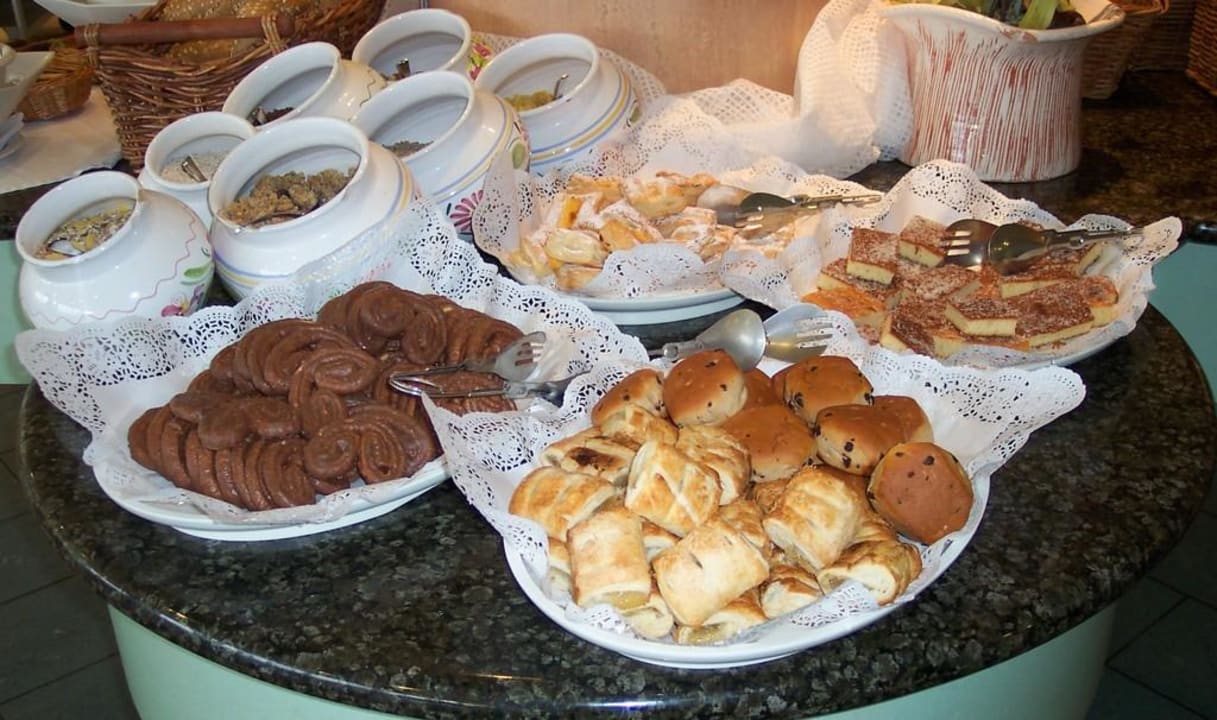 Frühstücksbüffet süßes Gebäck Hotel Las Costas