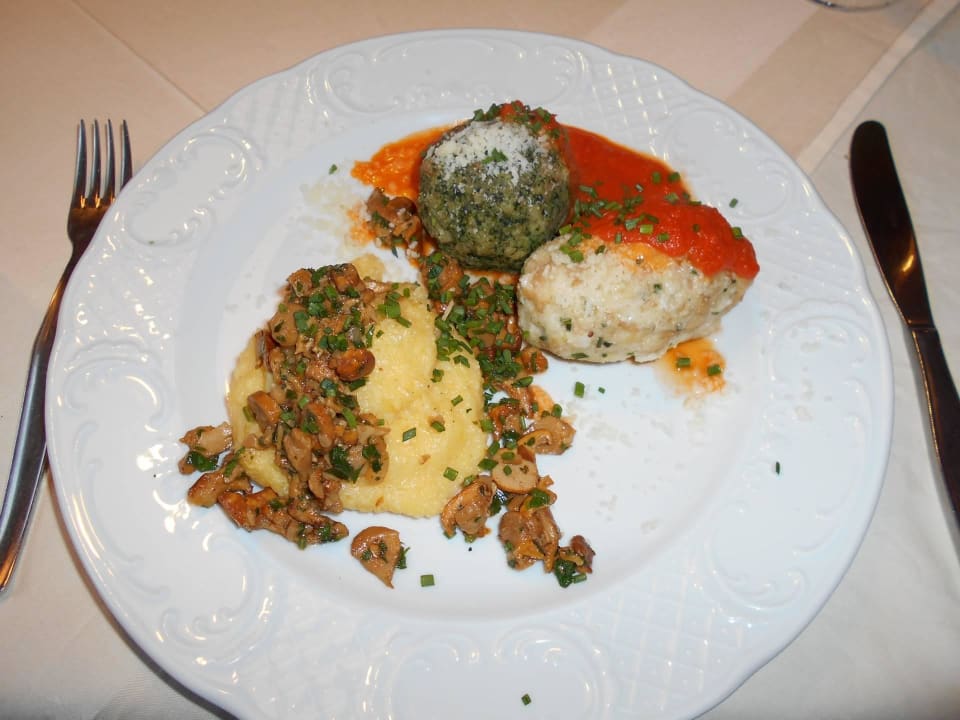 Knödelvarationen - hervorragend Gasthof Hanserhof