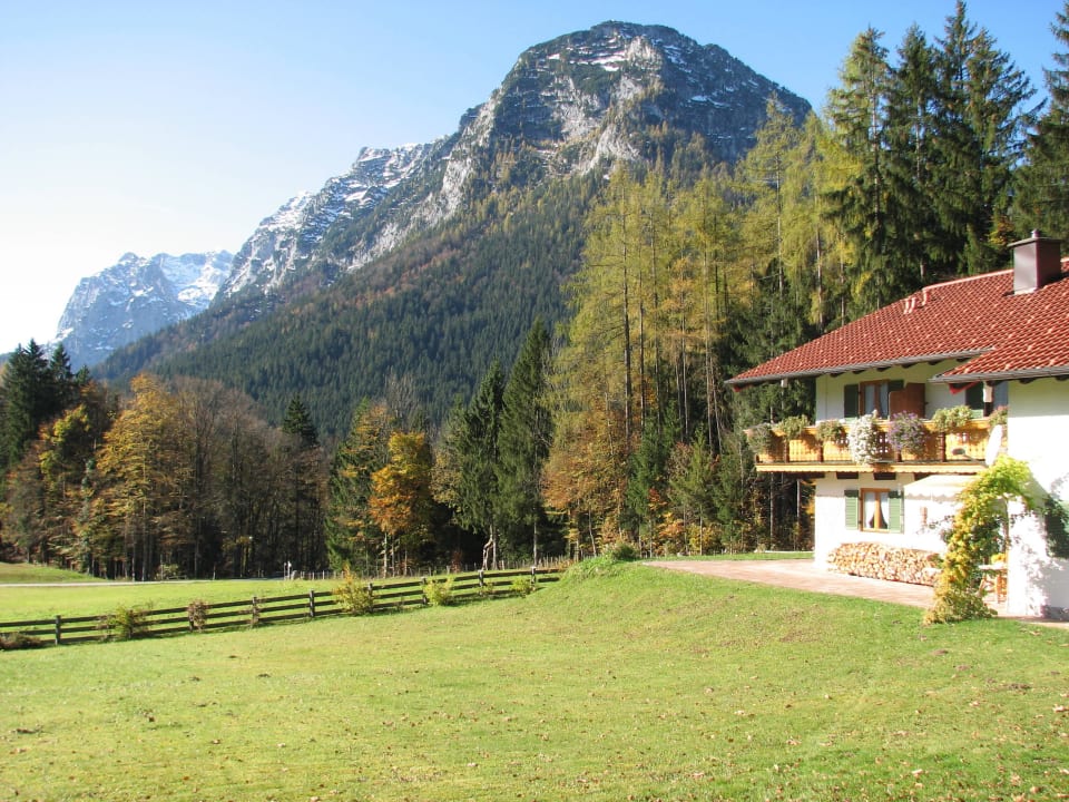 Blick von Terrasse Landhaus am Waldrand