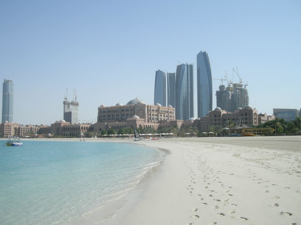 Strandansicht Emirates Palace Mandarin Oriental