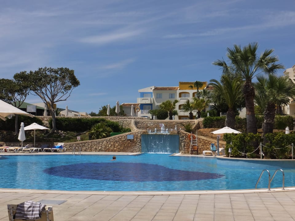 Hotelpoolanlage blau punta reina