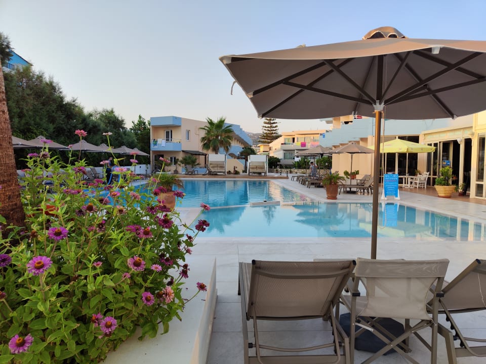 Pool Hotel Kathrin Beach