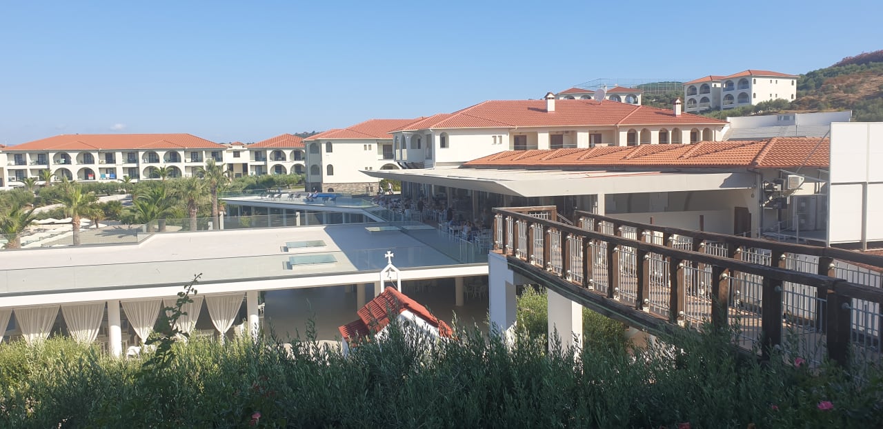 Außenansicht Akrathos Beach Hotel