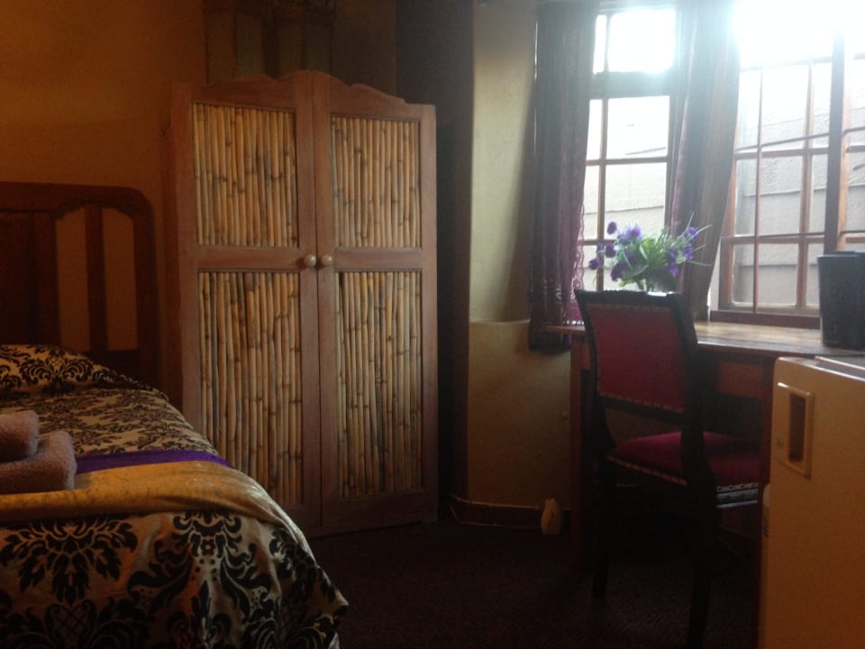 Double Room 5th Avenue Gooseberry Guesthouse