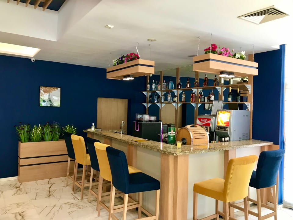 Lobby Hotel Holiday Park