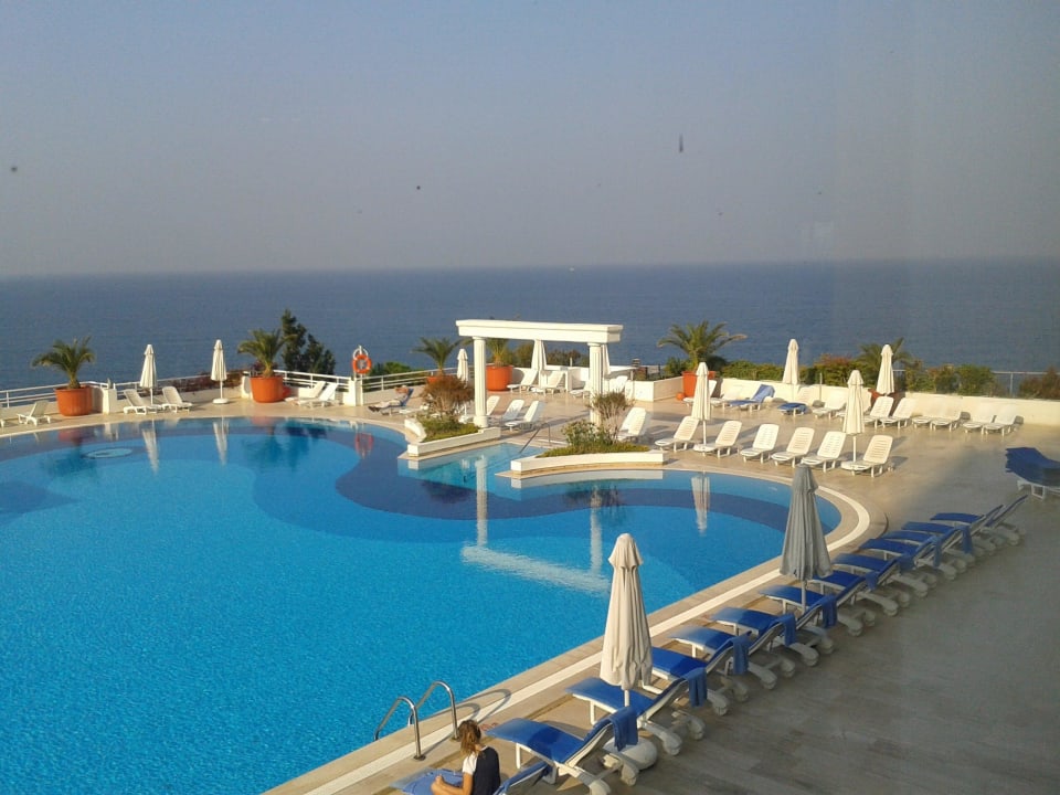Andere Seite des Pools Korumar Hotel De Luxe