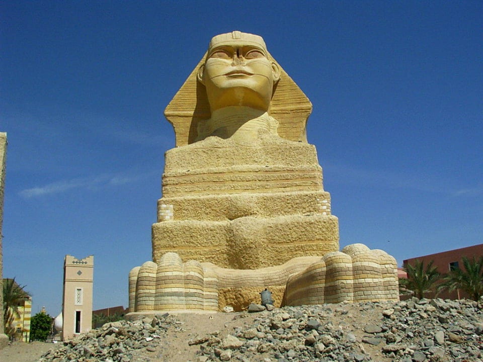 Nachbau der Sphinx Pickalbatros Alf Leila Wa Leila Resort - Neverland Hurghada