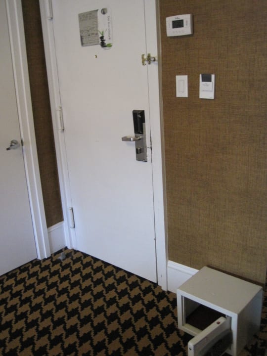 Tür mit dem losen Tresor - unerledigte Reklamation Ameritania