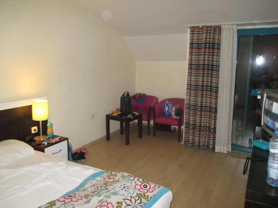 Zugang zum Balkon von beiden Räumen möglich Dosi Hotel
