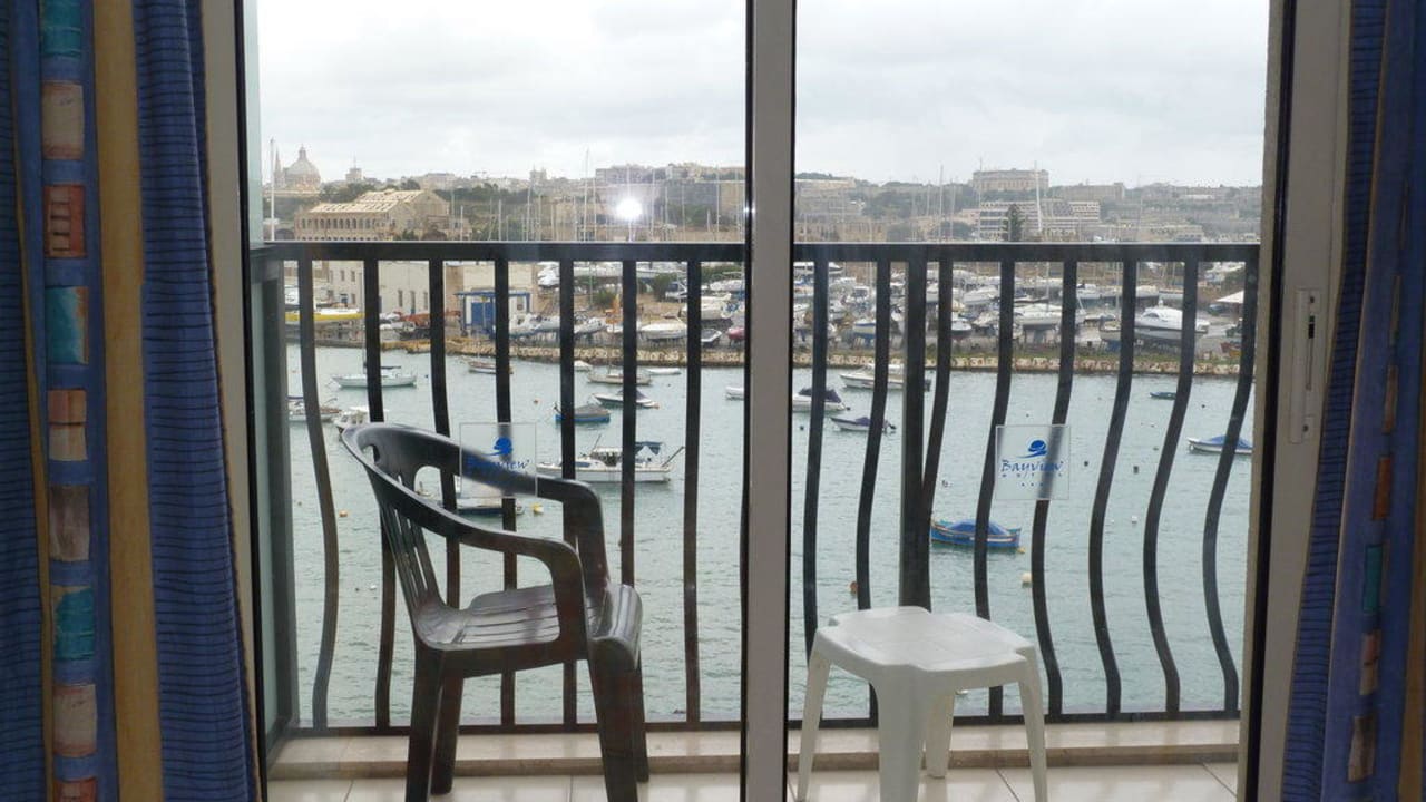 Von Zimmer 512 Bayview Hotel by ST Hotels