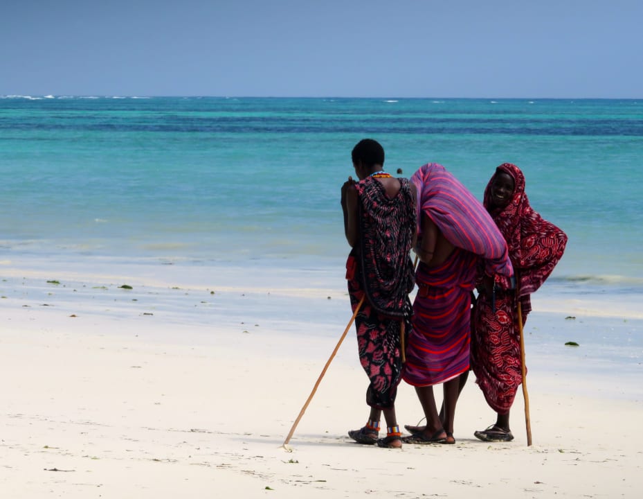 Strand Bluebay Beach Resort & Spa