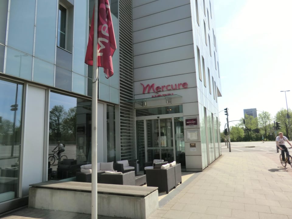 Eingang Mercure Hotel Hamburg Mitte