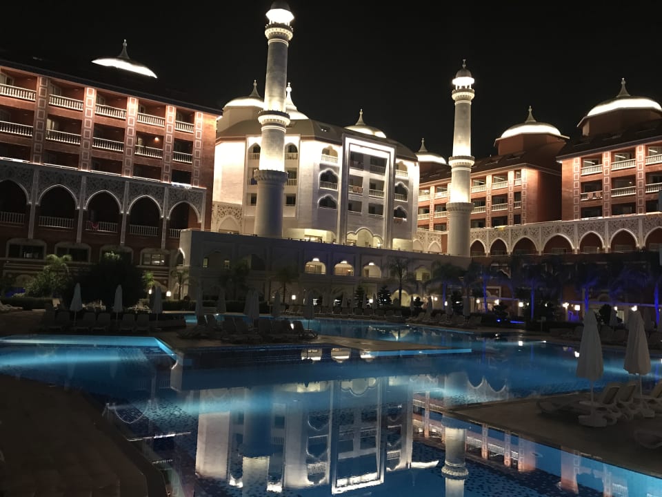 Außenansicht Royal Taj Mahal Hotel