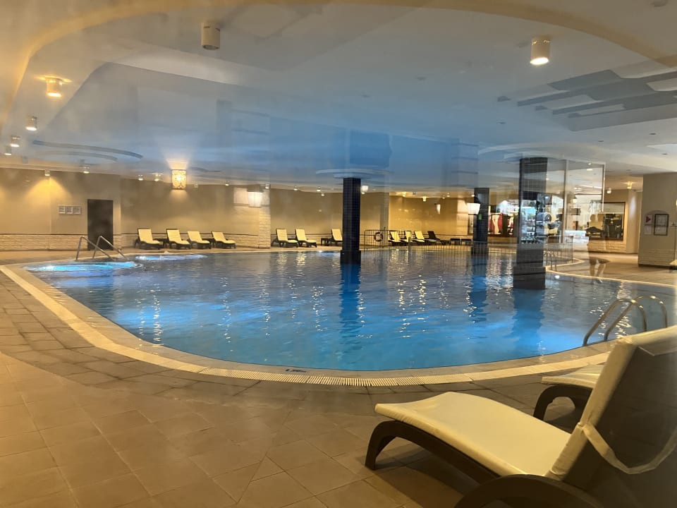Pool Hotel Turan Prince