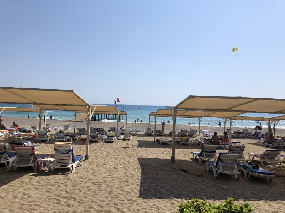 Strand Club Turtas Beach Hotel