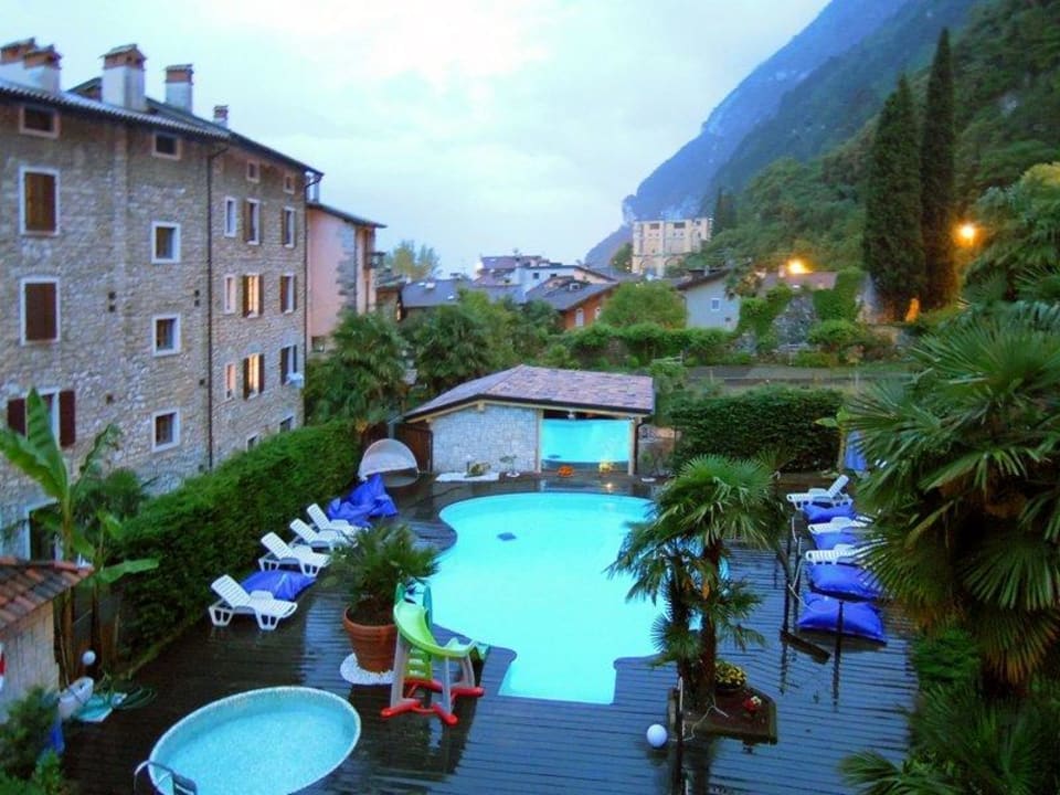 Bei schönem Wetter mit Blick auf den See Hotel Canarino