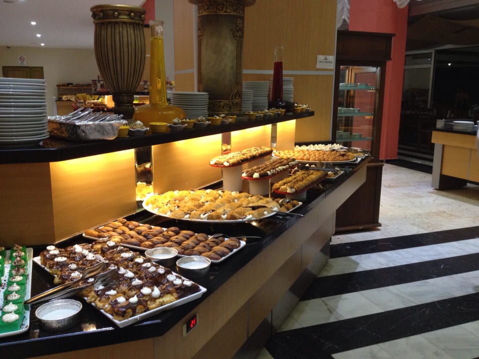 Nachtisch  Hotel The Holiday Resort