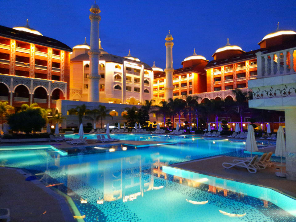 Pool Royal Taj Mahal Hotel